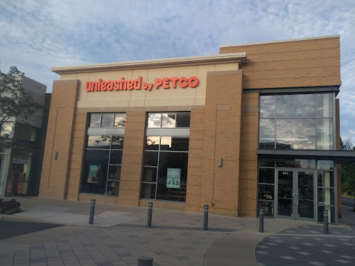 Unleashed by Petco, 14900 Potomac Town Pl #110, Woodbridge, VA 22191, USA, 