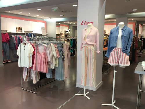 Magasin de vêtements pour femmes Etam Prêt-à-porter et Lingerie Bourg-en-Bresse