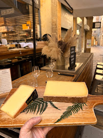 Fabrication du fromage du Restaurant La Fromagerie du Passage à Aix-en-Provence - n°2