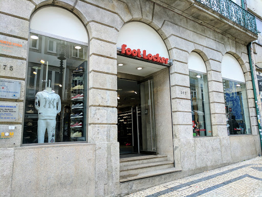 Stores to buy men's sportswear Oporto