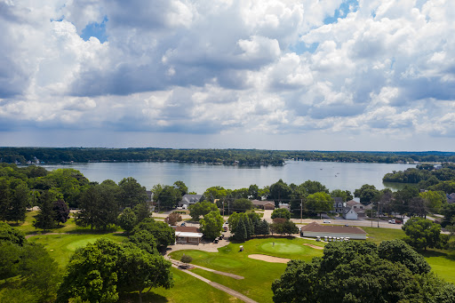 Golf Course «Browns Lake Golf Course», reviews and photos, 932 Browns Lake Dr, Burlington, WI 53105, USA