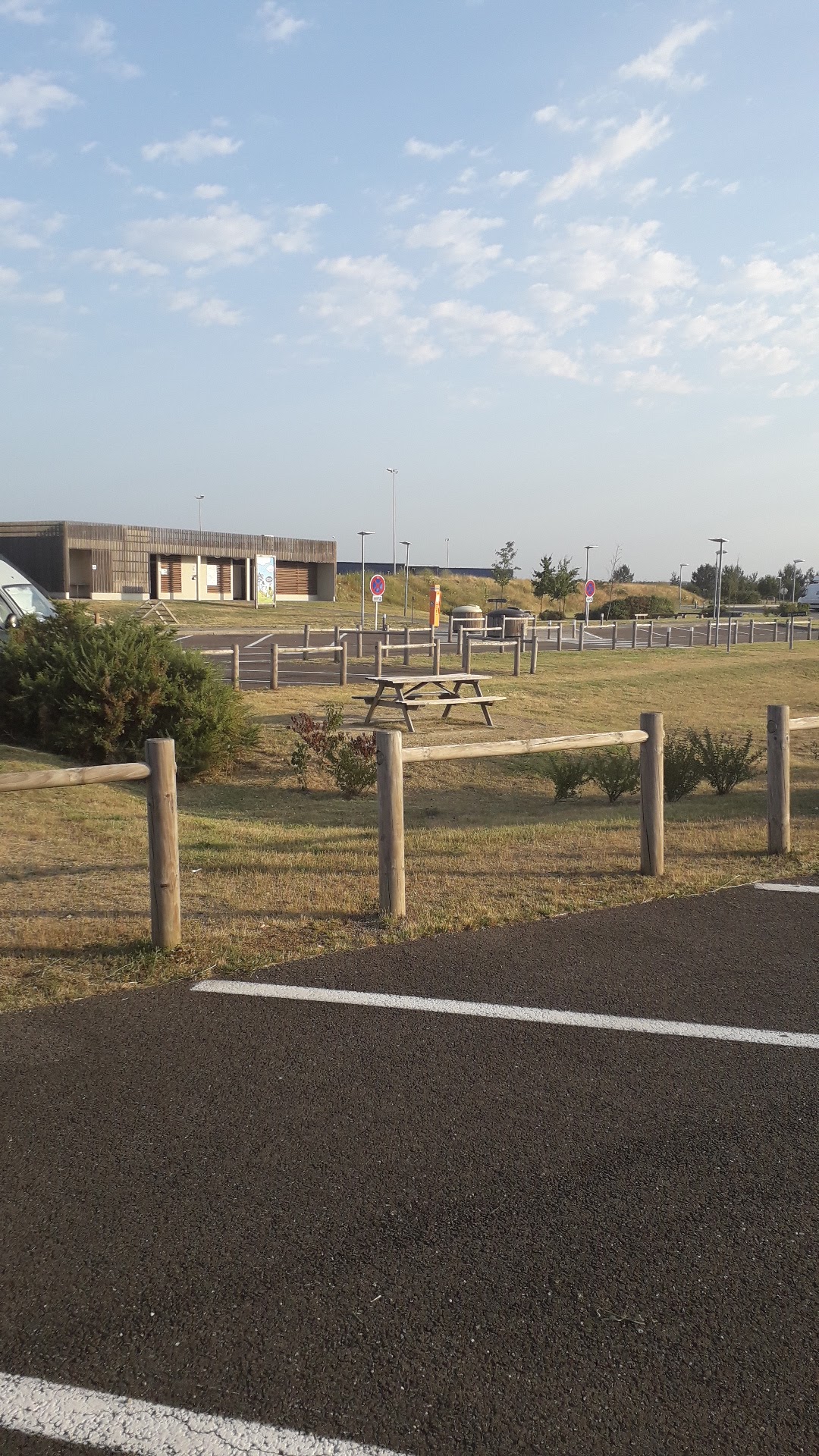 Photo n° 1 de l'avis de Tomek. fait le 06/07/2019 à 06:01