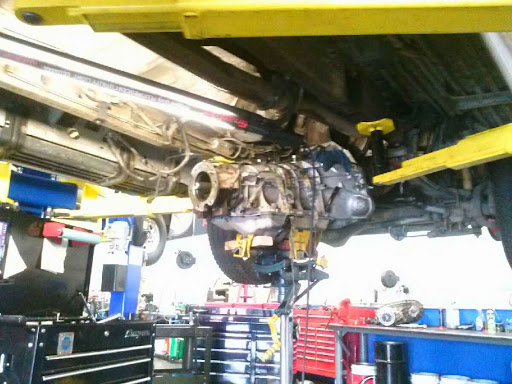 Auto Repair Shop «Mill Valley Auto Service Near Sausalito Stinson Beach Tiburon», reviews and photos, 242 Shoreline Hwy, Mill Valley, CA 94941, USA