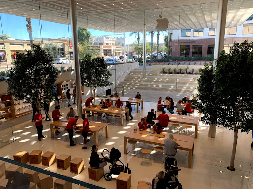 Computer Store «Apple Biltmore», reviews and photos, 2502 E Camelback Rd, Phoenix, AZ 85016, USA