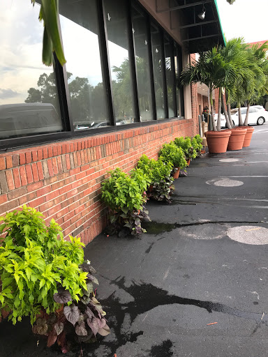 Grocery Store «Wynn’s Market», reviews and photos, 141 9th St N, Naples, FL 34102, USA