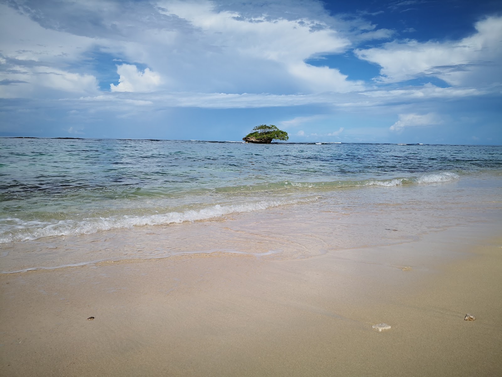 Fotografie cu Polo Beach - locul popular printre cunoscătorii de relaxare