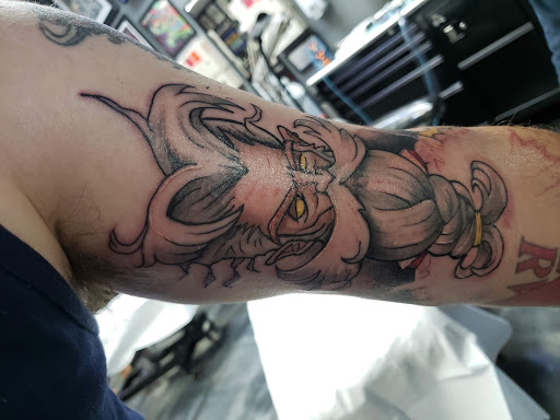 Tattoo Shop «Cherry Hill Tattoo Company of Naples», reviews and photos, 335 Airport Pulling Rd N, Naples, FL 34104, USA