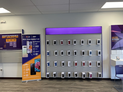 Cell Phone Store «MetroPCS Authorized Dealer», reviews and photos, 4711 Troost Ave, Kansas City, MO 64110, USA