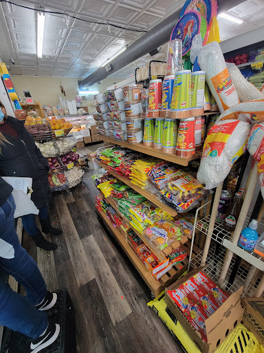 Grocery Store «La Flor Grocery Store», reviews and photos, 10500 S Ave M, Chicago, IL 60617, USA