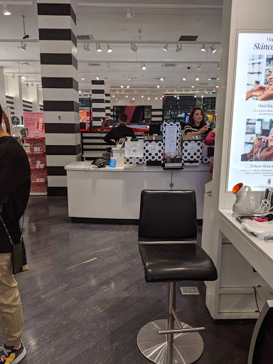 Cosmetics Store «SEPHORA», reviews and photos, 616 Southcenter Mall, Tukwila, WA 98188, USA
