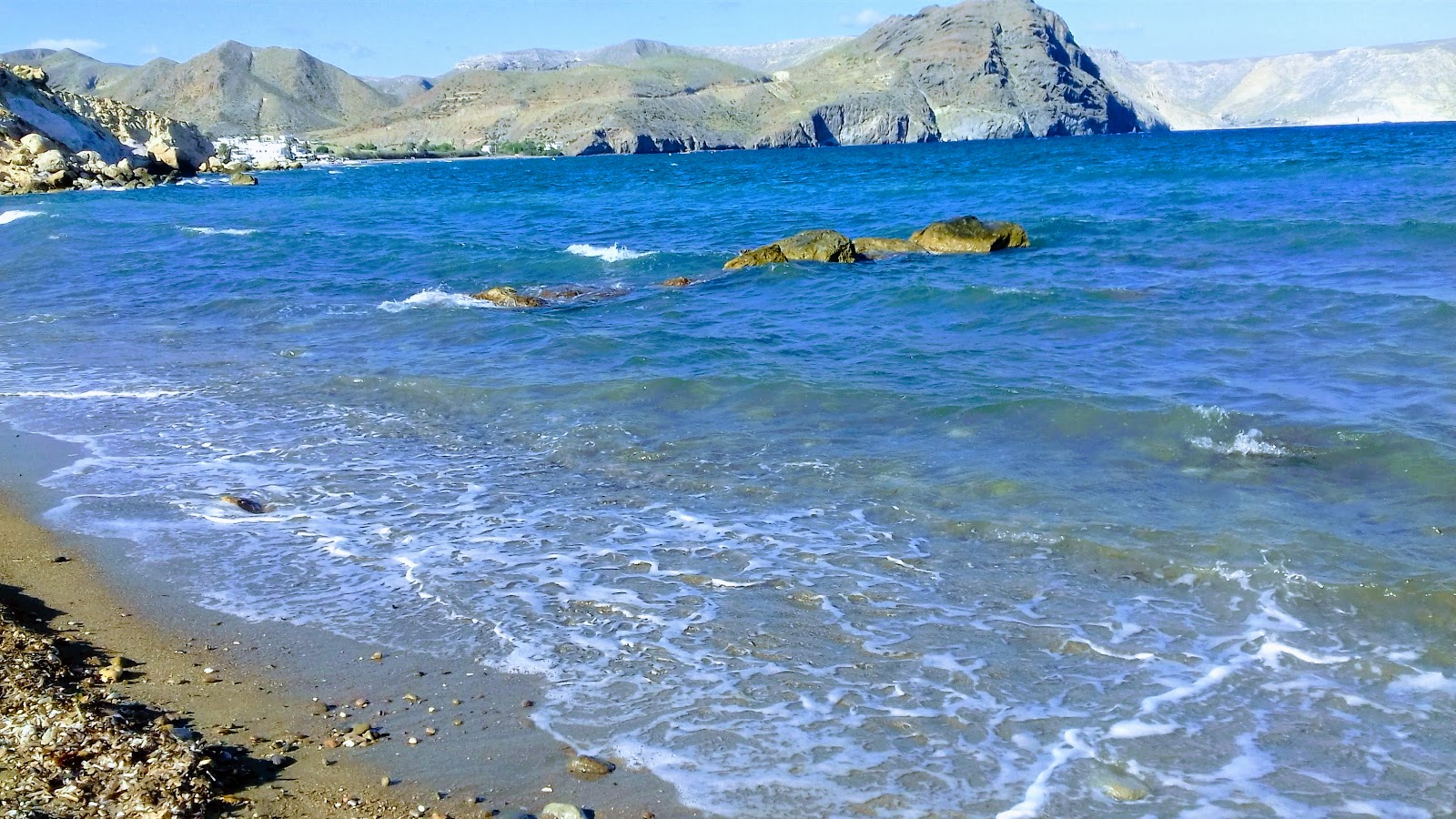 Foto di Cala del Cuervo con sporco livello di pulizia