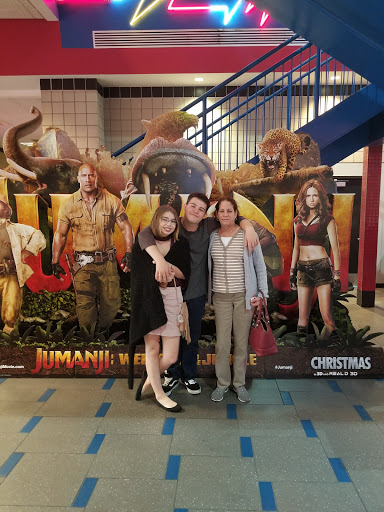 Movie Theater «MJR Southgate Digital Cinema 20», reviews and photos, 15651 Trenton Rd, Southgate, MI 48195, USA