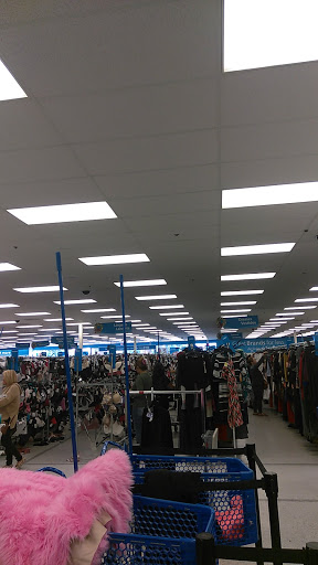 Clothing Store «Ross Dress for Less», reviews and photos, 7884 Van Nuys Blvd, Van Nuys, CA 91402, USA