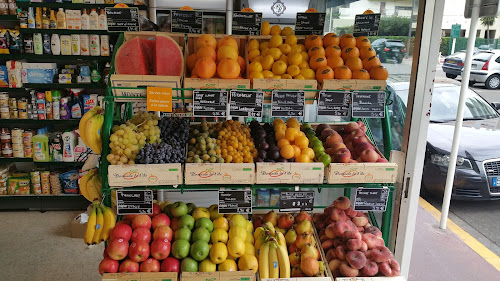 Épicerie Palm Beach Market Cannes