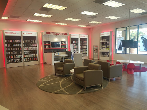 Cell Phone Store «GoWireless Verizon Authorized Retailer», reviews and photos, 547 W Harvard Blvd, Santa Paula, CA 93060, USA
