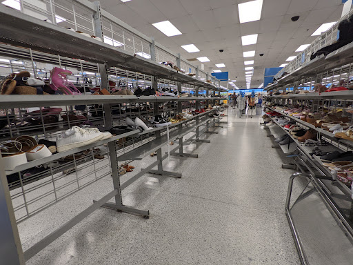 Clothing Store «Ross Dress for Less», reviews and photos, 352 S College Rd, Wilmington, NC 28403, USA