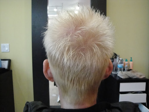 Beauty Salon «Bionic Hair Salon», reviews and photos, 5501 N Broadway St, Chicago, IL 60640, USA