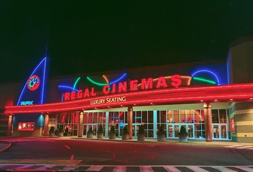 Movie Theater «Regal Cinemas Fox Run 15 & RPX», reviews and photos, 45 Gosling Rd, Newington, NH 03801, USA