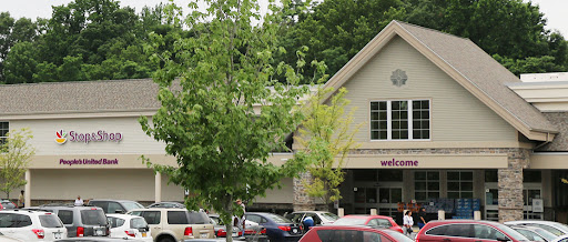 Hyde Park Mall, 3999 Albany Post Rd, Hyde Park, NY 12538, USA, 