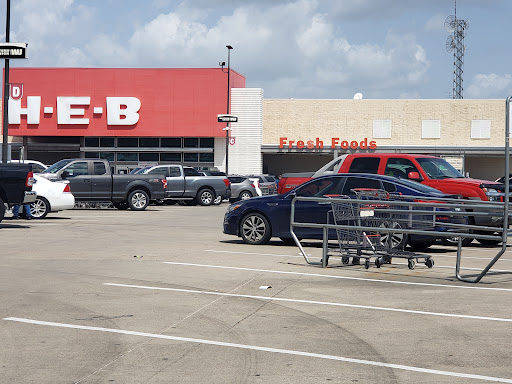 Grocery Store «H-E-B Grocery», reviews and photos, 3590 College St, Beaumont, TX 77701, USA