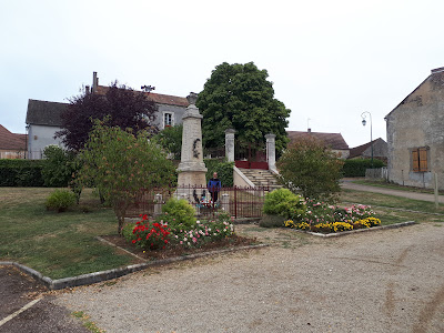 Commune de Saints-en-puisaye à Saints-en-Puisaye