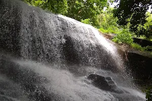 Kurangan Chola Waterfalls image