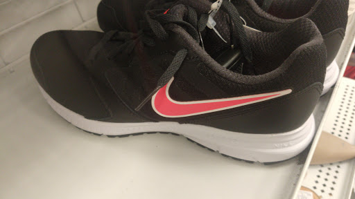 Clothing Store «Ross Dress for Less», reviews and photos, 921 E Commercial Blvd, Oakland Park, FL 33334, USA