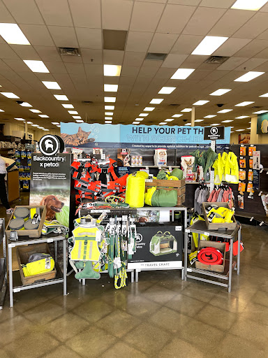 Pet Supply Store «Petco Animal Supplies», reviews and photos, 31419 Pacific Hwy S, Federal Way, WA 98003, USA