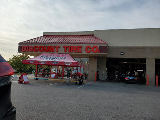 Discount Tire Store - Indianapolis, IN, 8302 N Michigan Rd, Indianapolis, IN 46268, USA, 