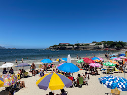 Copacabana Beach'in fotoğrafı uçurumlarla desteklenmiş
