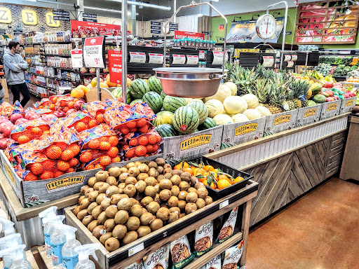 Grocery Store «Fresh Thyme Farmers Market- Fairview Heights», reviews and photos, 6569 N Illinois St, Fairview Heights, IL 62208, USA