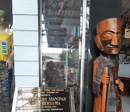 Galeri Ulos Sianipar & UKM Bersama photo