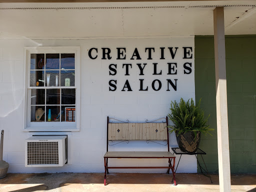 Hair Salon «Creative Styles Hair Salon», reviews and photos, 19 E Jarrard St, Cleveland, GA 30528, USA
