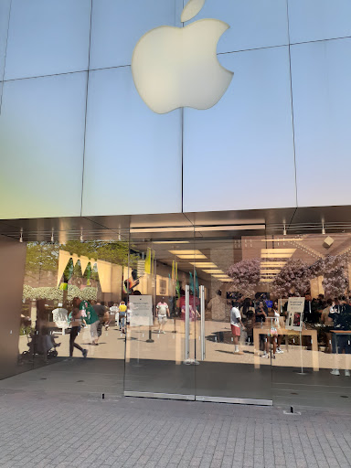 Computer Store «Apple Partridge Creek», reviews and photos, 17360 Hall Rd, Charter Twp of Clinton, MI 48038, USA