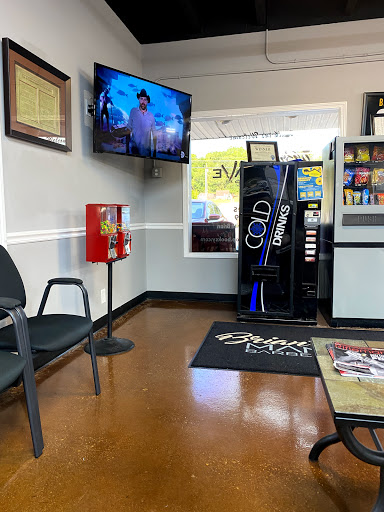 Barber Shop «Brians man cave barbershop», reviews and photos, 3975 N Mt Juliet Rd, Mt Juliet, TN 37122, USA