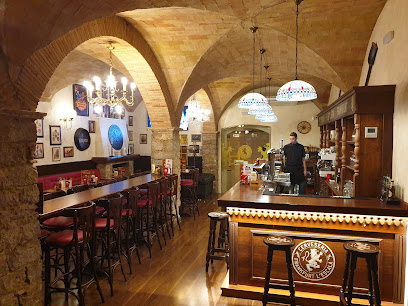 Cerveseria Frankfurt L’Escala - Carrer del Pintor Enric Serra, 15, 17130 L,Escala, Girona, Spain