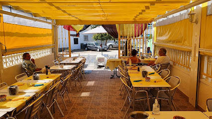 Chez Danne Bar Restaurante - C. de los Geranios, 37, 03184 Torrevieja, Alicante, Spain