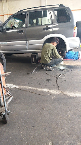 Opiniones de Mecánica Automotriz Patiño en Santo Domingo de los Colorados - Taller de reparación de automóviles