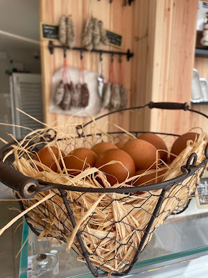 Papa Poule Ares à Arès