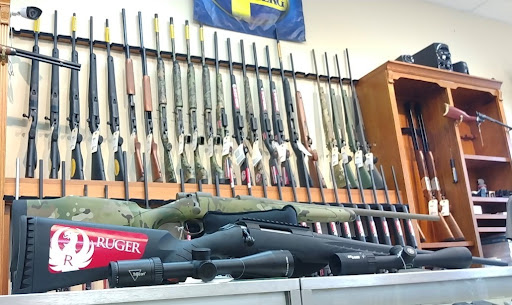 The Village Arms, 868 PA-41, Gap, PA 17527, USA, 