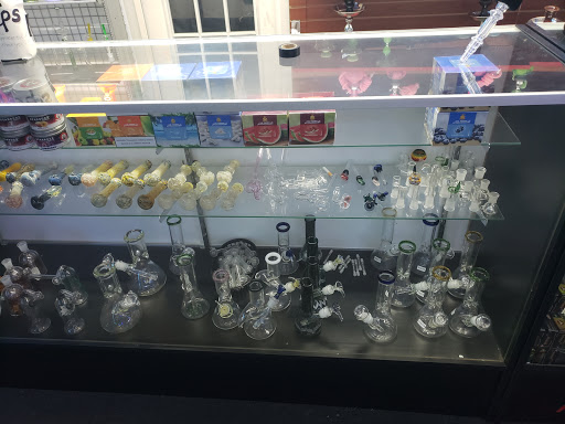Tobacco Shop «Friends head-shop , tobacco & Hookah lounge», reviews and photos, 3041 E Olive Rd, Pensacola, FL 32514, USA
