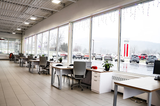 Nissan Dealer «Team Nissan North of NH», reviews and photos, 51 Evans Dr, Lebanon, NH 03766, USA