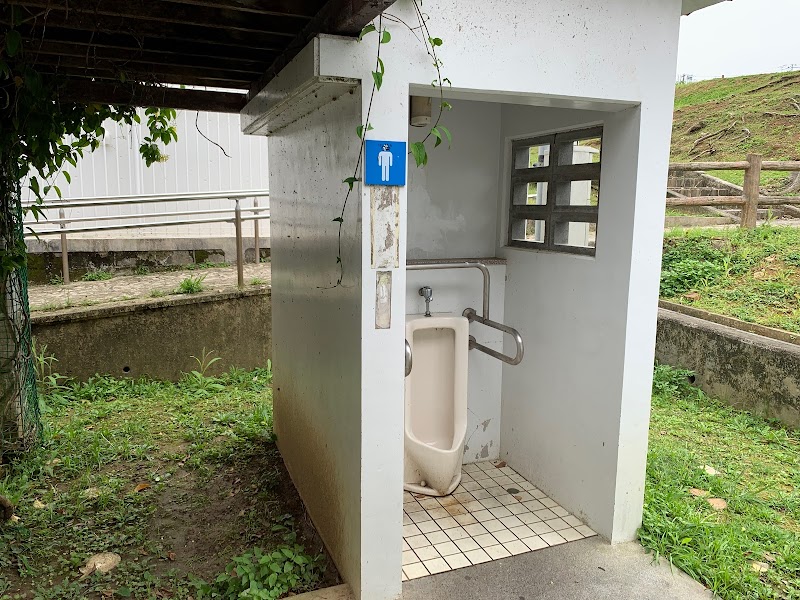 松尾公園 公衆トイレ