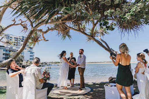 I Heart Ceremonies - Marriage Celebrant Sunshine Coast