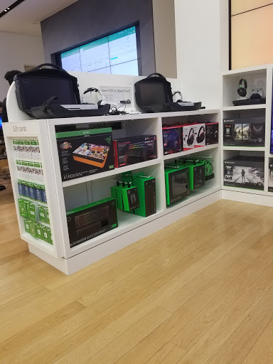 Computer Store «Microsoft Store - Tysons Corner Center», reviews and photos, 1961 Chain Bridge Rd, Tysons, VA 22102, USA