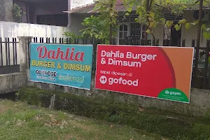 Dahlia Burger image