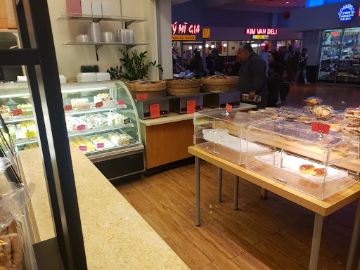 Shopping Mall «Great Wall Shopping Mall», reviews and photos, 18230 E Valley Hwy, Kent, WA 98032, USA