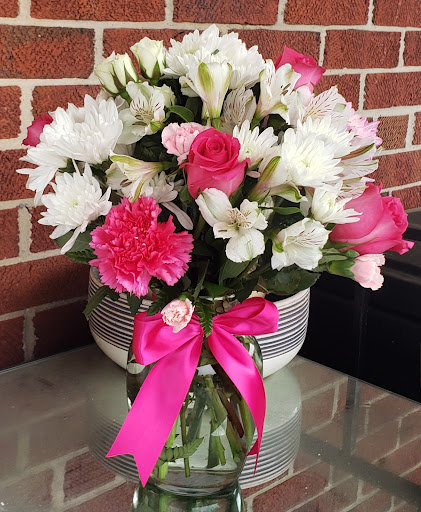 Florist «Dino Designs of Baltimore», reviews and photos, 330 N Charles St, Baltimore, MD 21201, USA