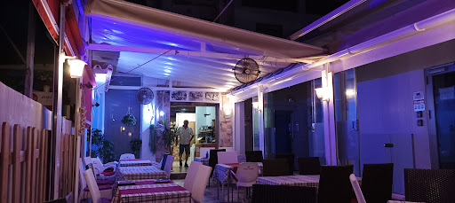 Restaurante Pizzería Italiana - CARUSO - Lugar Playa de la Carihuela, 9D, 29620 Torremolinos, Málaga