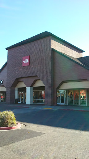 Clothing Store «The North Face Outlet», reviews and photos, 366 Nut Tree Rd, Vacaville, CA 95687, USA